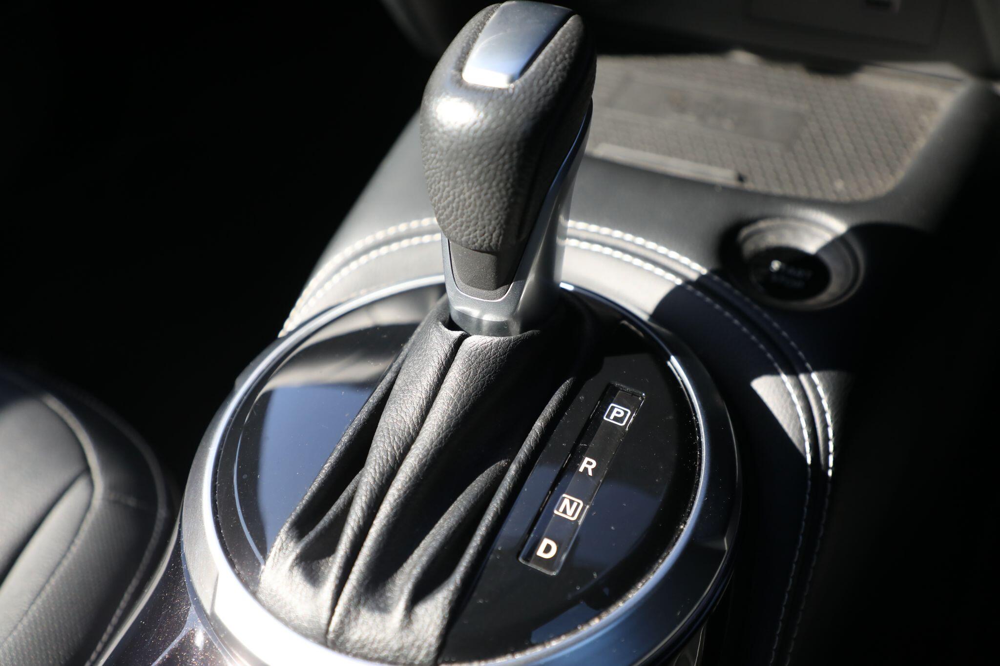 Large vehicle image